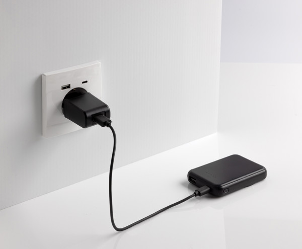 Magnetická powerbanka Stellar 5000mAh 5W z RCS plastu - Čierna