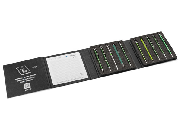Display case green