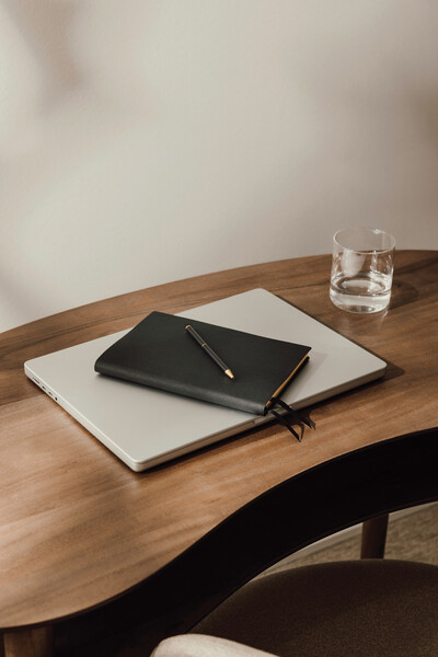 VINGA Arlo RCS executive writing set - Black