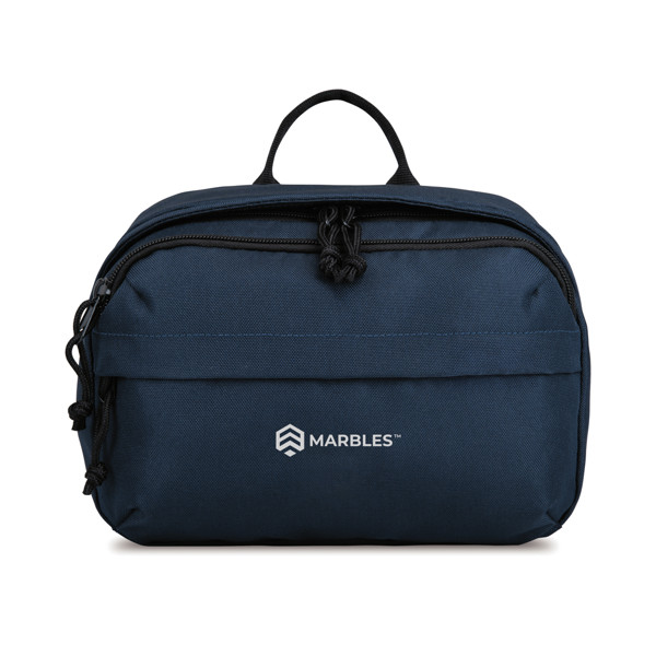 Trousse de toilette en rPET AWARE™ Renew - Bleu Marine