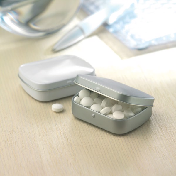 Brise easy tin mints, 25 g, kovinsko ohišje - Bela