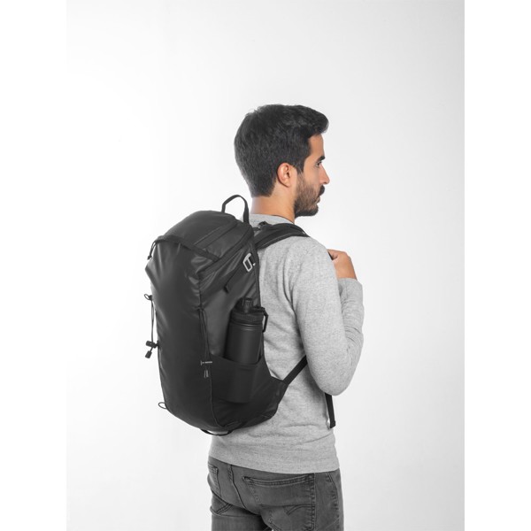 ALASCA. Mochila Hiking com revestimento à prova de água - Preto