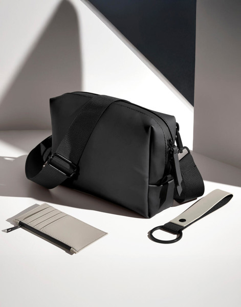 Matte Pu Card Holder - Black / ONE SIZE