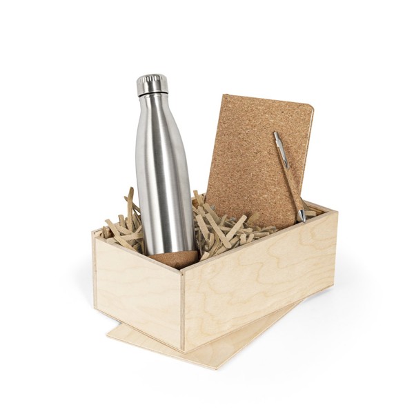 KIT CORK. Kit cork é um conjunto de produtos que valoriza a simplicidade de um material natural como a cortiça