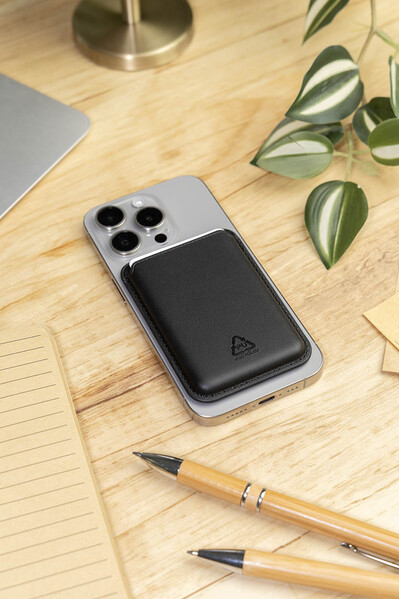Rpu Magnetic Credit Card Holder Snaplet