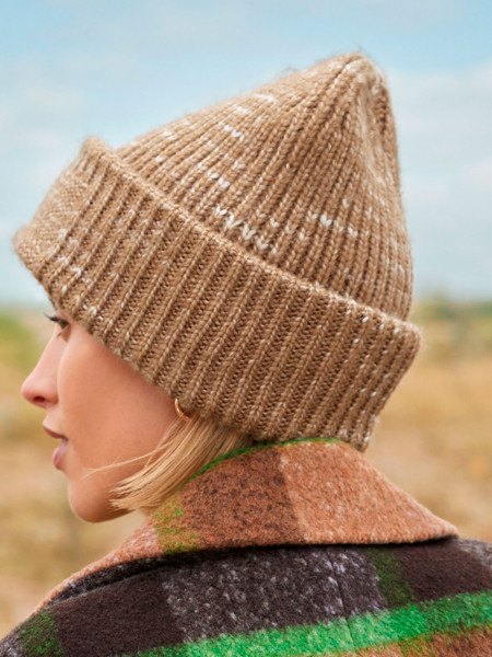 Chunky Knitted Patch Beanie - Espresso Haze