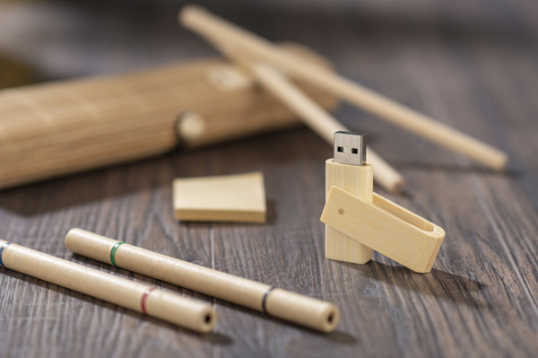 Bamboo USB flash drive TWISTER 16 GB
