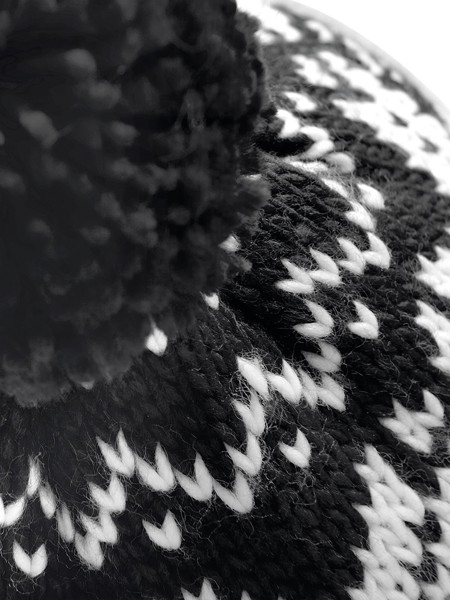 Fair Isle Snowstar Beanie - Black / White