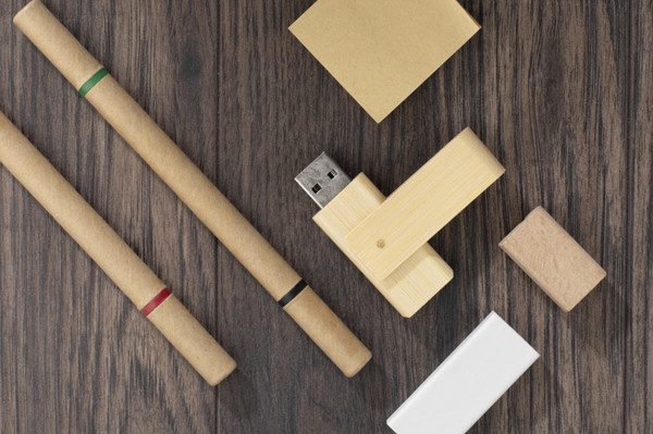 Bamboo USB flash drive TWISTER 16 GB