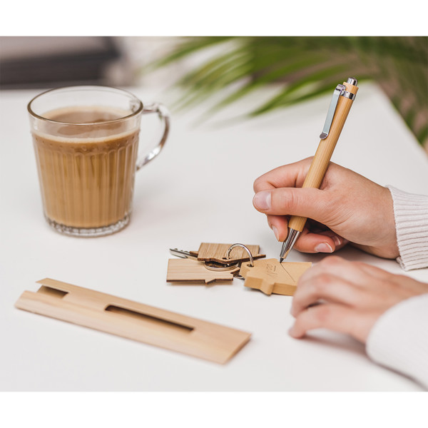 Homeland bamboo keychain with memo cards