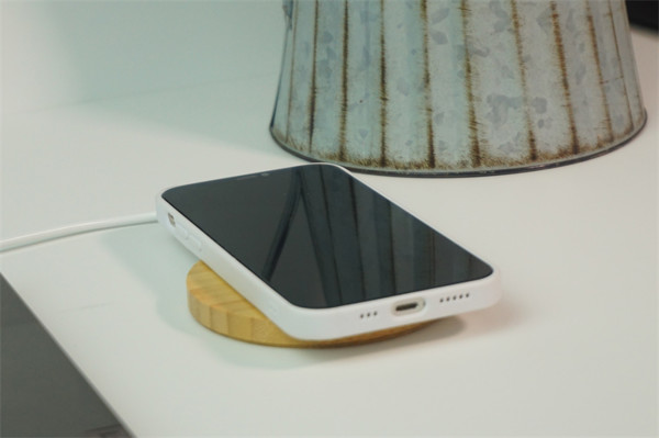Wooden wireless charger with LED backlight