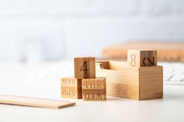 Rolbus desk calendar, bamboo, 4 dice display