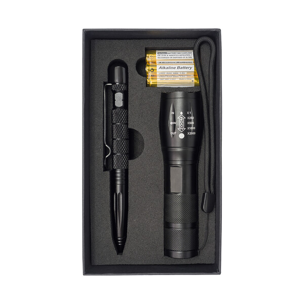 Noctis flashlight and pen set
