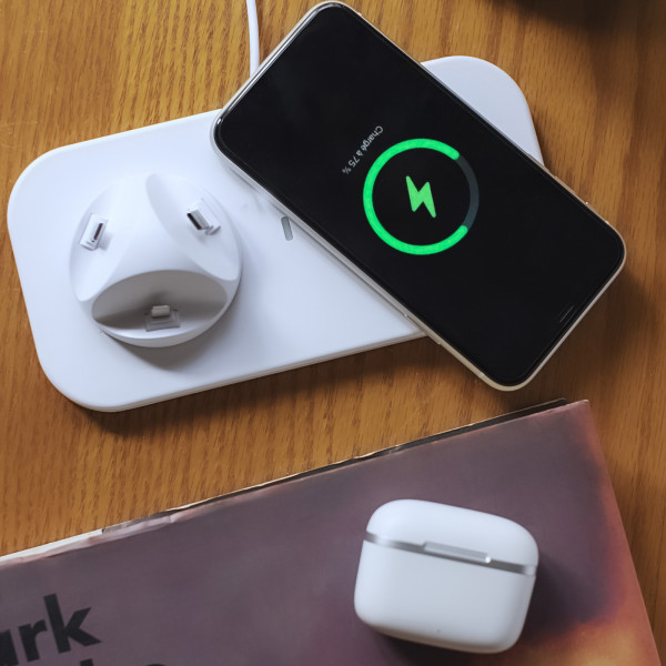 DOKKU - STATION DE CHARGE UNIVERSELLE 4 EN 1 AVEC CHARGEUR SANS FIL