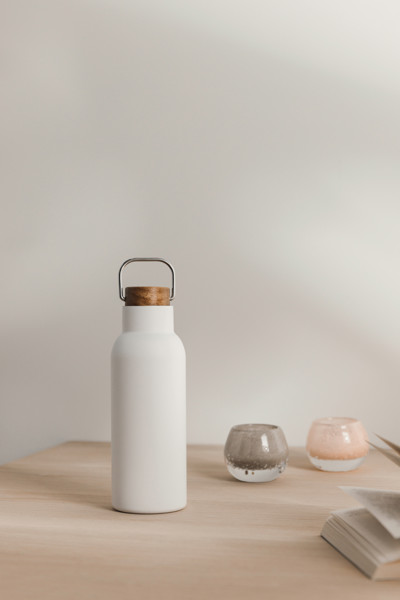 Vinga Ciro vacuum bottle, 580ml, recycled steel - White