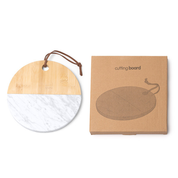 Personalised cutting board in bamboo and natural marble with faux leather strap