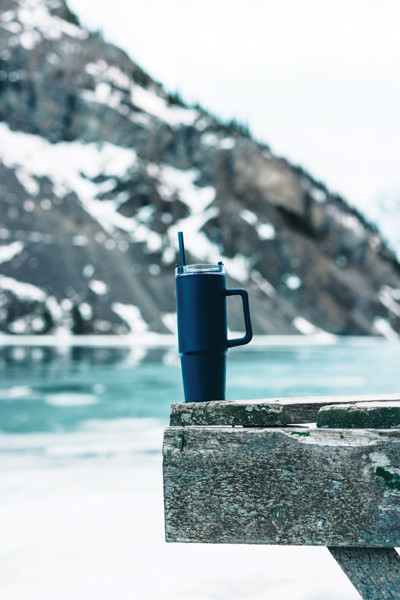 Mug 750ml avec poignée en plastique recyclé RCS Tana - Bleu Marine