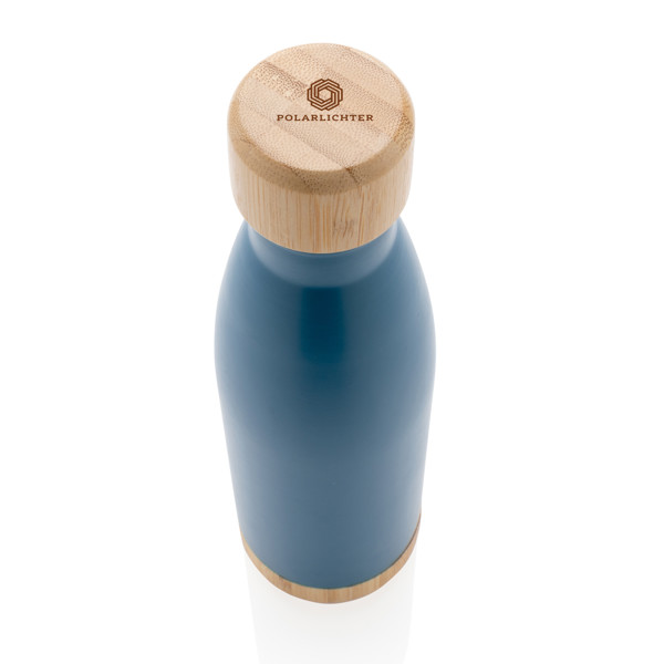 Vacuum stainless steel bottle with bamboo lid and bottom - Blue