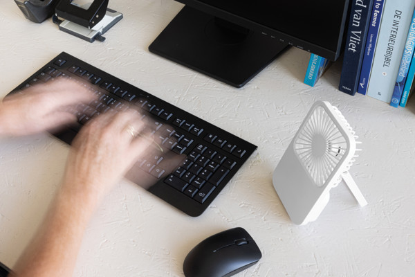 Aervina RCS recycled plastic re-chargeable desk fan - White