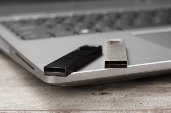 Pamięć USB TORINO 16 GB - Czarny