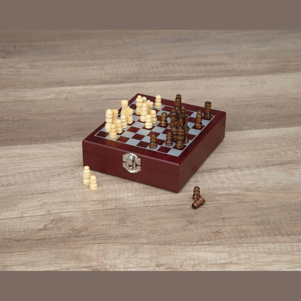 Chess Wine Set San Gimigano