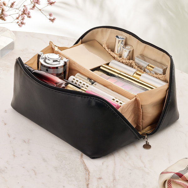 Voyage cosmetic bag
