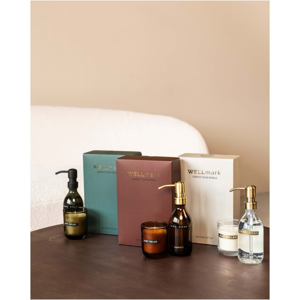 Wellmark Discovery 250 ml hand soap dispenser and 150 g scented candle set - White