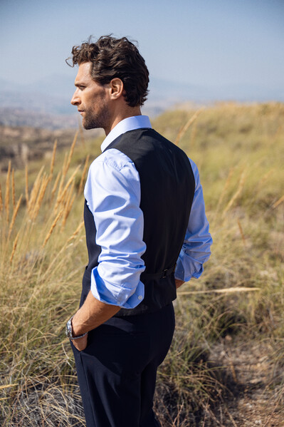 Signature Vest Black 60