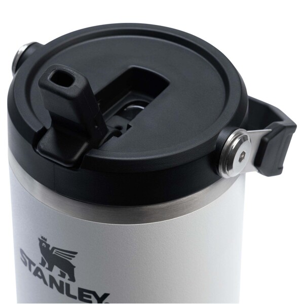 Stanley IceFlow™ 2.0 890 ml insulated stainless steel tumbler with flip straw - White