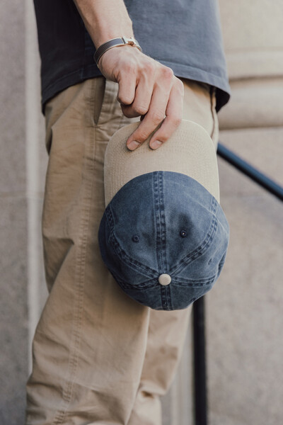 Casquette à 6 panneaux en coton sergé bicolore BEAU AWARE™ - Bleu Marine