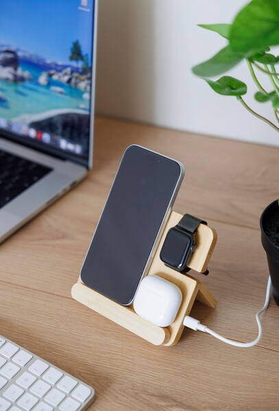 Chargeur sans fil Tribu | Bambou recyclé | 3-en-1