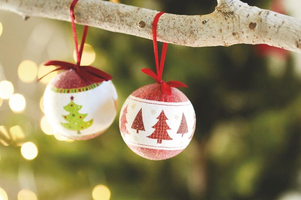 Boule de Noël et boîte. Snowy