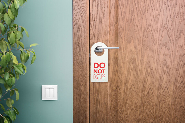 Egyediesíthető ajtótábla Disturb