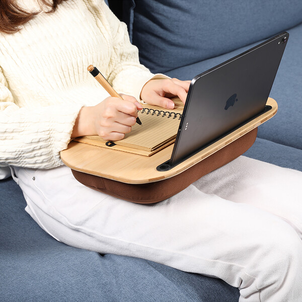 Tablet and laptop support Gina