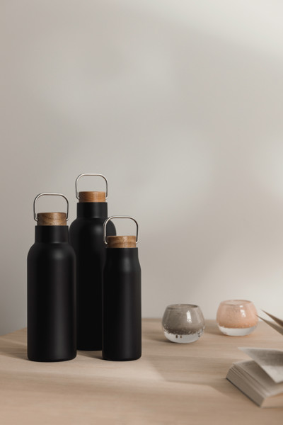 Vinga Ciro vacuum bottle, 580ml, recycled steel - Black