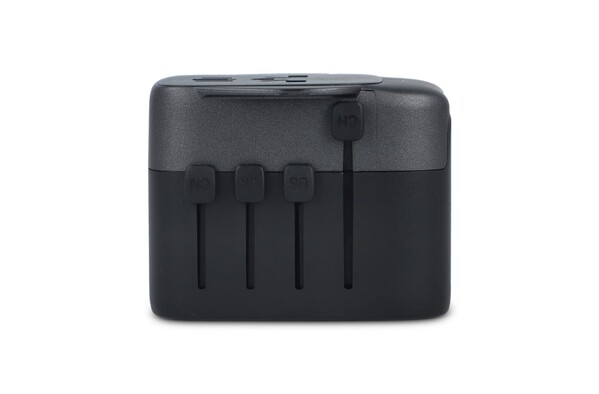 4030 | Adaptateur de voyage PowerPro en plastique recyclé