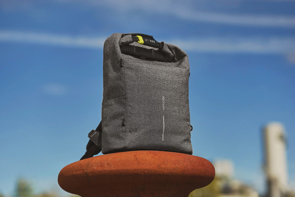 Urban anti-theft cut-proof backpack