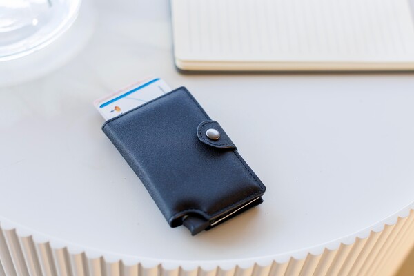 BrandCharger card holder Wally Porto | RFID protection - black