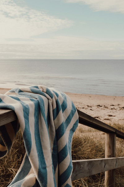 VINGA Lagoa GRS beach towel - Light Blue / White