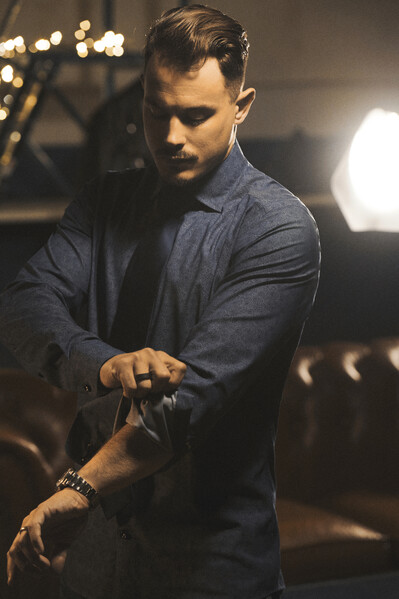 Purple Bow 143 Slim Fit Indigo Paisl M