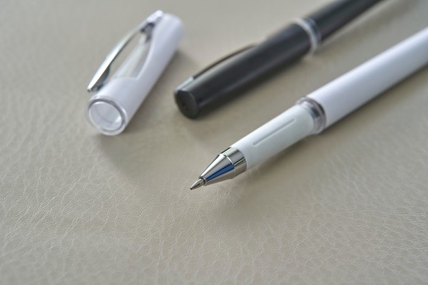 Esferográfica de tinta ABS Karin - branco