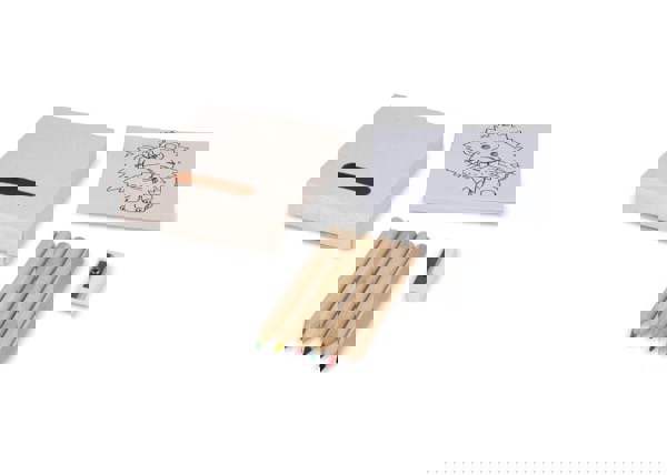 8 piece colouring set in recycled milkcarton box