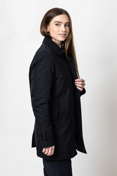 The Carcoat Woman Black XL