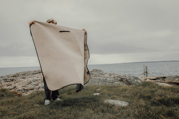 VINGA Baltimore RCS picnic blanket - Greige