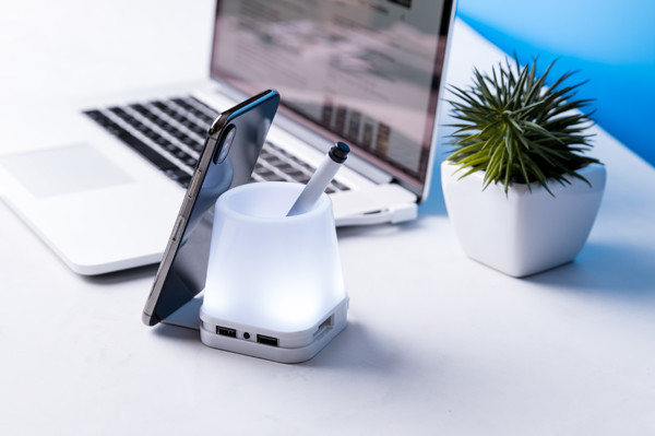 Pen Holder With Usb Hub Lumeo