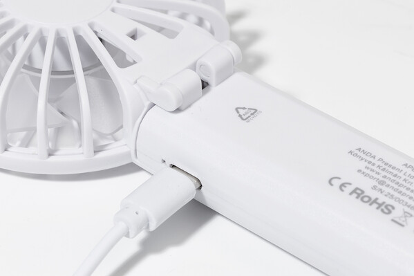 RABS újratölthető kézi ventilátor Chilly