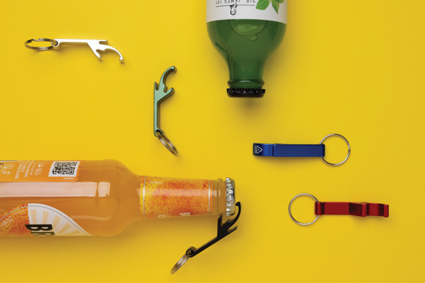 Porte-clés décapsuleur en aluminium recyclé RCS - Bleu