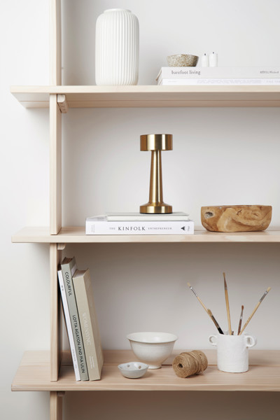 Stolní lampa VINGA Maris z RCS recykl. ABS - Zlatá