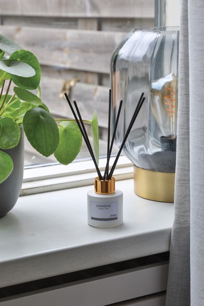 Ukiyo incense sticks, jasmine scent, 50ml - White