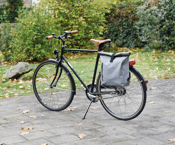 Cycling Backpack Bike Race